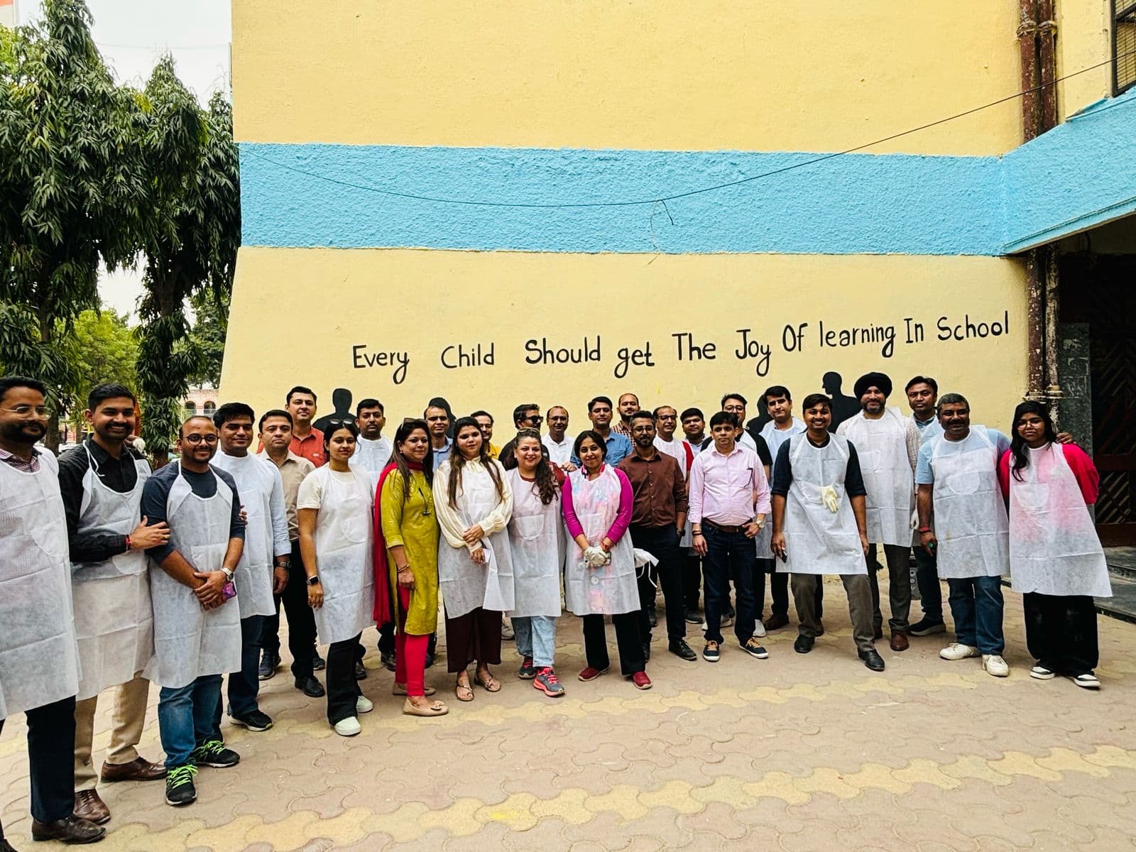 Volunteers at a Kindera event